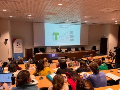 Lire la suite à propos de l’article REPLAY: Soirée des familles  avec le Pr Laurent Mottron.